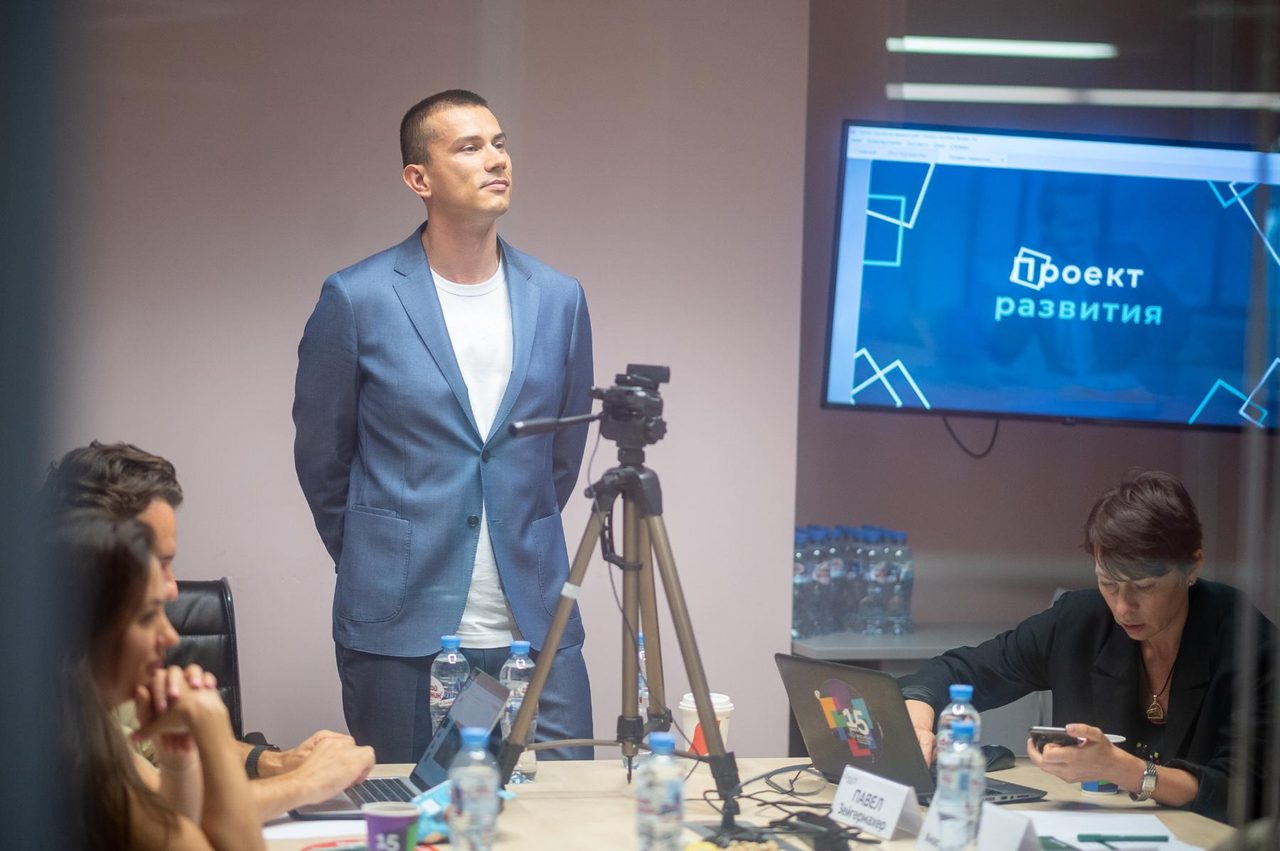 Инсар Валиахметов выступает перед предпринимателями школы